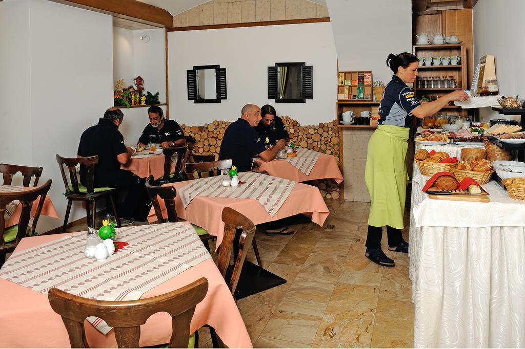 Gasthof Moser ฟอห์นสดอร์ฟ ภายนอก รูปภาพ